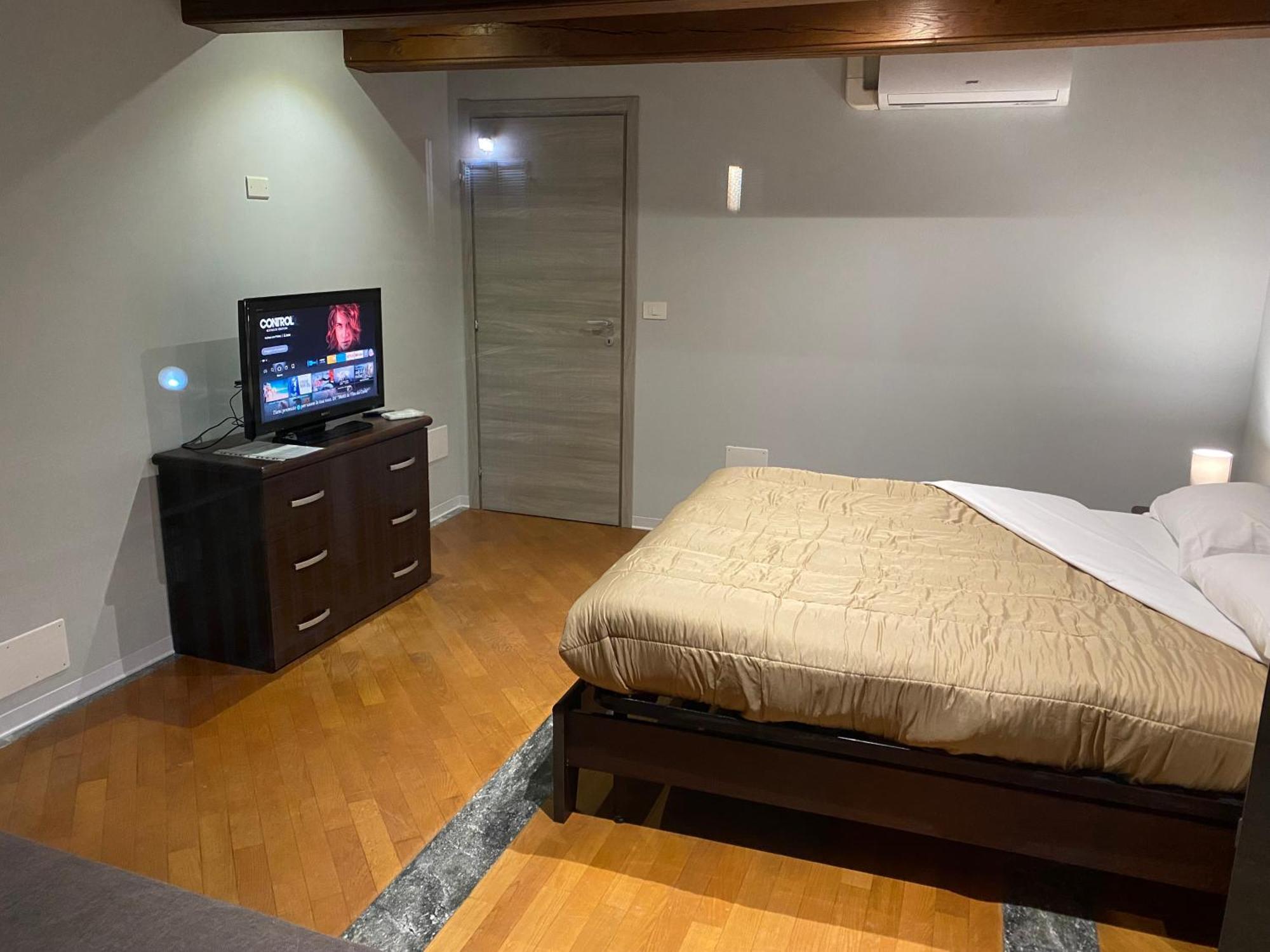 La Casa Di Cate & Adry Bed & Breakfast Envie Ngoại thất bức ảnh