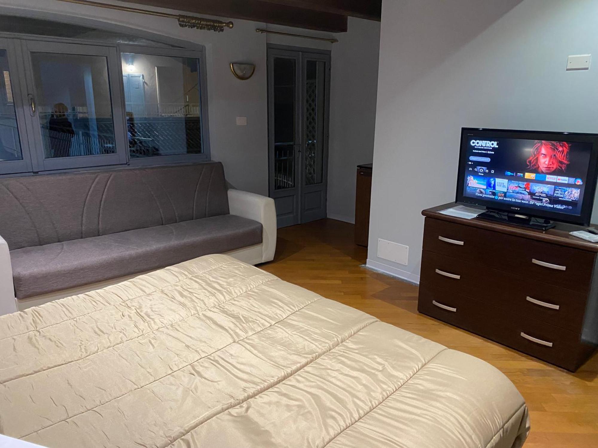 La Casa Di Cate & Adry Bed & Breakfast Envie Ngoại thất bức ảnh