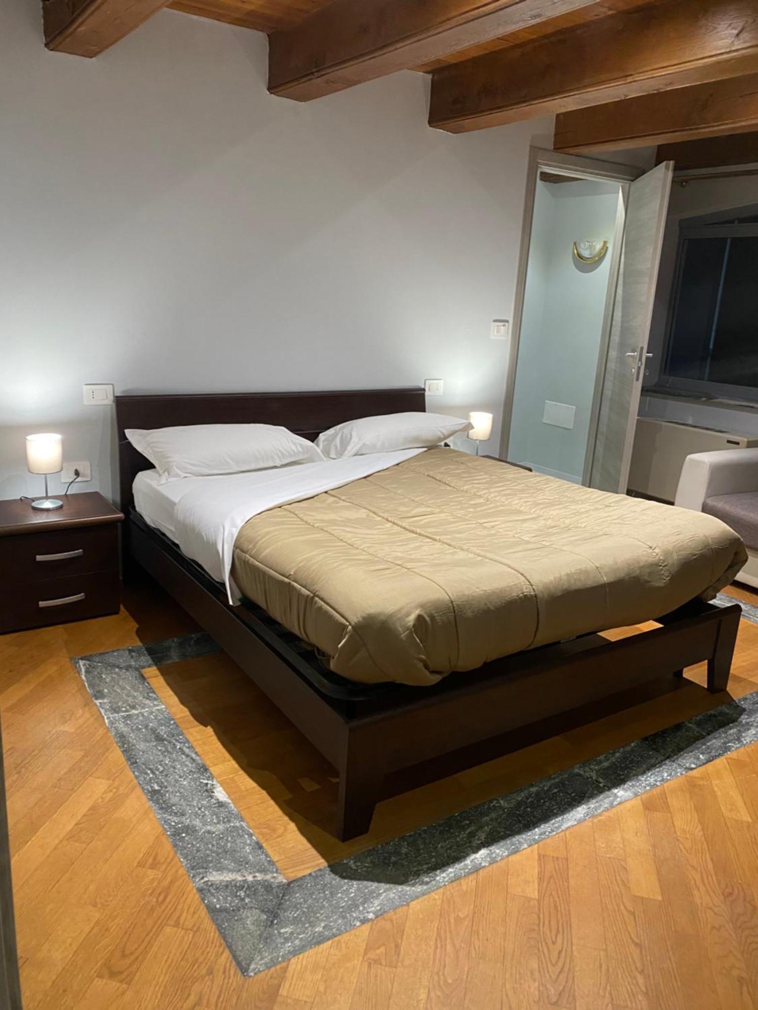 La Casa Di Cate & Adry Bed & Breakfast Envie Ngoại thất bức ảnh