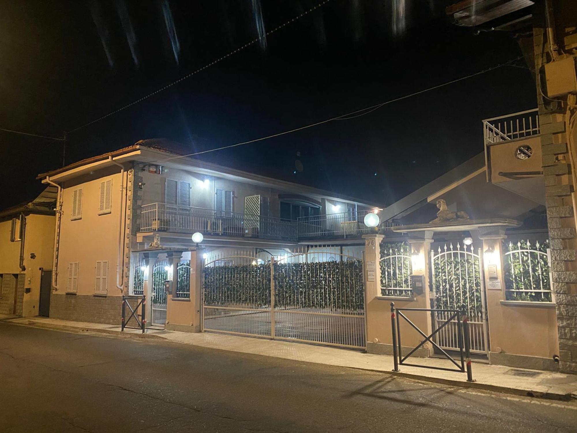 La Casa Di Cate & Adry Bed & Breakfast Envie Ngoại thất bức ảnh