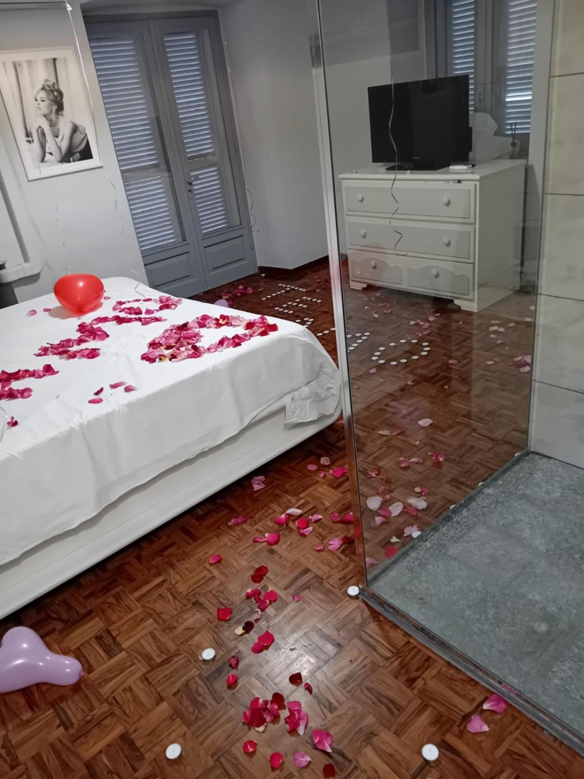 La Casa Di Cate & Adry Bed & Breakfast Envie Ngoại thất bức ảnh